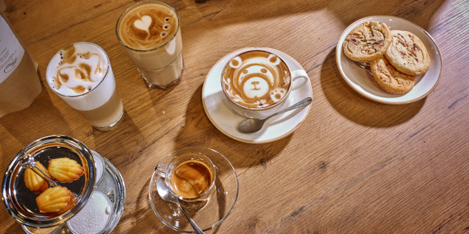 Kaffeespezialitäten mit Latte Art